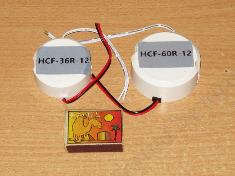 Пара блоков питания 36 и 60 ватт в необычном форм-факторе Пара блоков питания 36 и 60 ватт в необычном форм-факторе